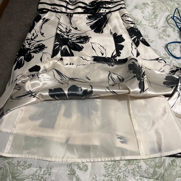 Dress - Picture 5 of 6